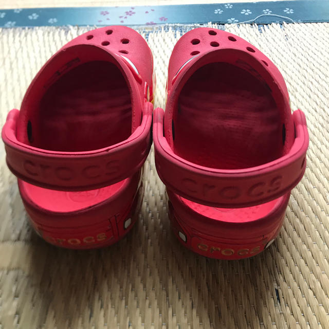 crocs(クロックス)のカーズクロックス キッズ/ベビー/マタニティのキッズ靴/シューズ(15cm~)(サンダル)の商品写真