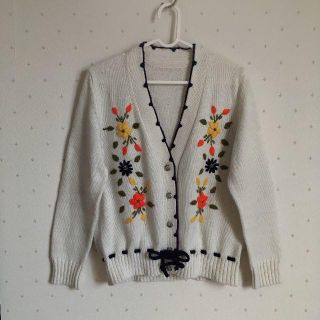 アトリエドゥサボン(l'atelier du savon)の＊きっぽ様専用＊London ヴィンテージ 花刺繍カーディガン(カーディガン)