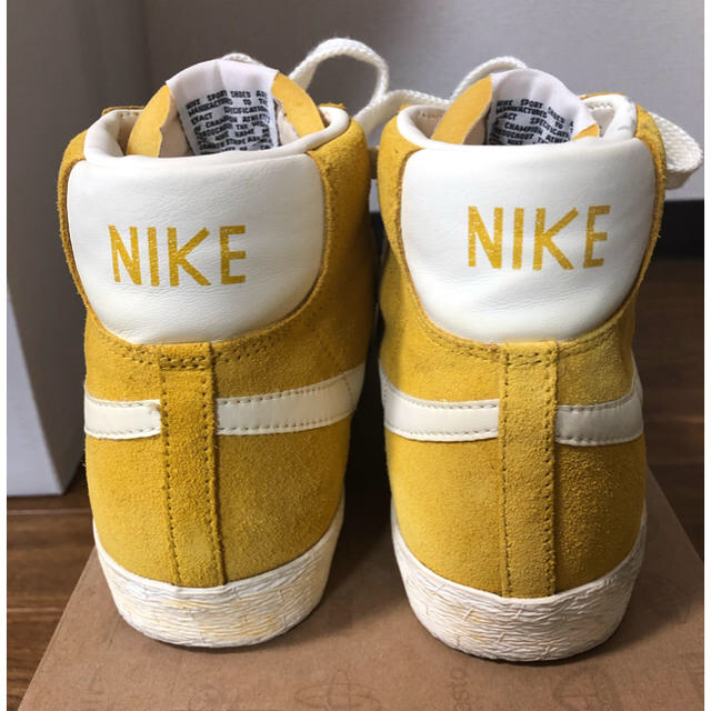 NIKE(ナイキ)のNIKE WMNS BLAZER MID ナイキ ブレザー イエロー レディースの靴/シューズ(スニーカー)の商品写真