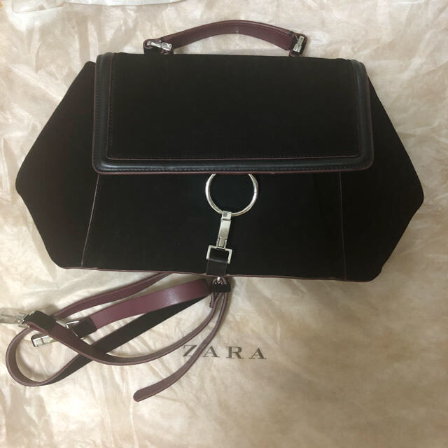 ZARA(ザラ)のZARA スウェード リング付バッグ レディースのバッグ(ショルダーバッグ)の商品写真