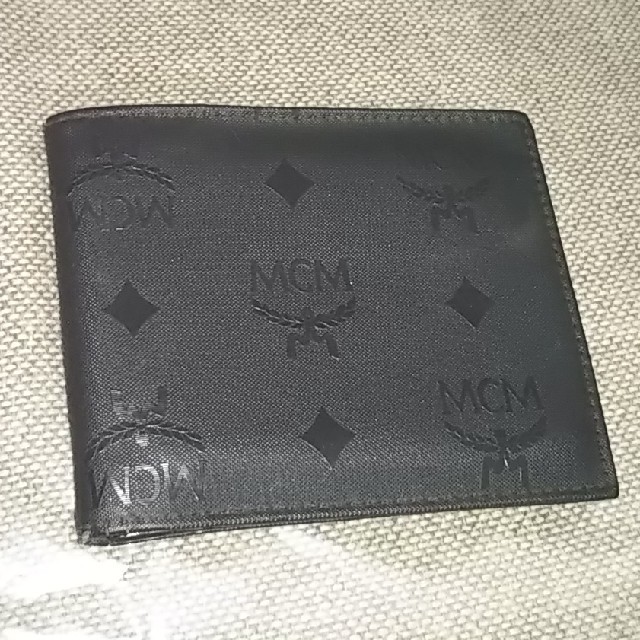 MCM(エムシーエム)のMCM 本物！ 2つ折り財布！予備のお財布にも...♪*ﾟ メンズのファッション小物(折り財布)の商品写真