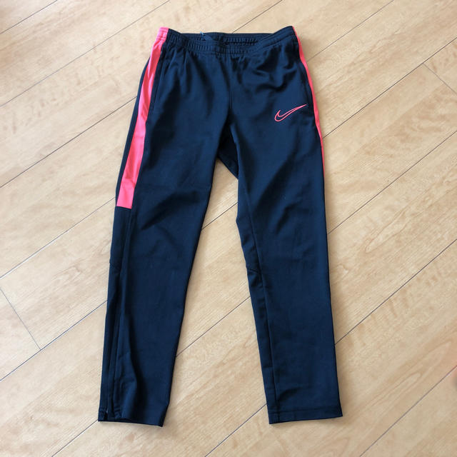 NIKE(ナイキ)の再値引き☆ナイキ ジャージ上下♡ キッズ140 スポーツ/アウトドアのサッカー/フットサル(ウェア)の商品写真