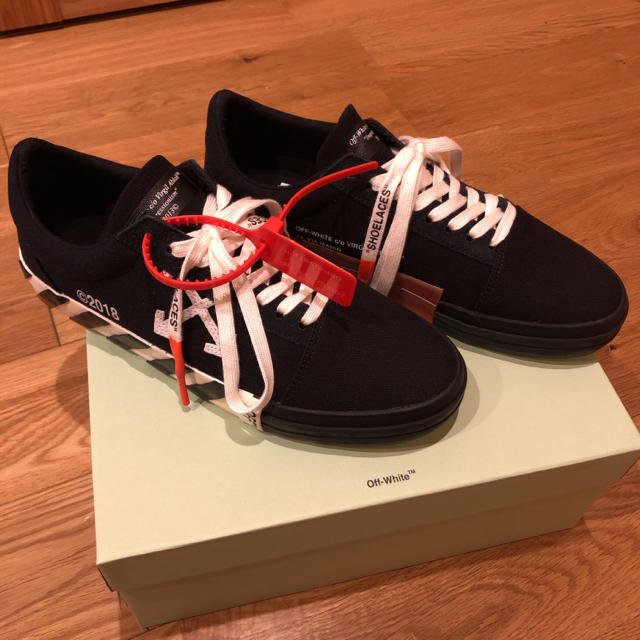 Off-White VULC LOW TOP スニーカー ブラック