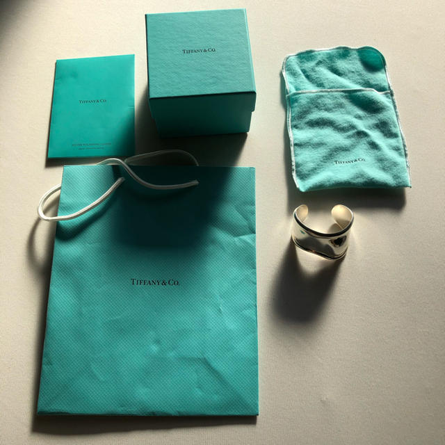 Tiffany & Co.(ティファニー)のTiffany ボーンカフ ブレスレット左手用 レディースのアクセサリー(ブレスレット/バングル)の商品写真