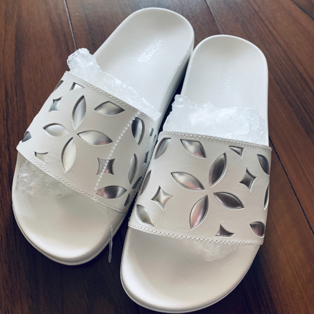 新品☆マイケルコース カットワーク サンダル iece.ie
