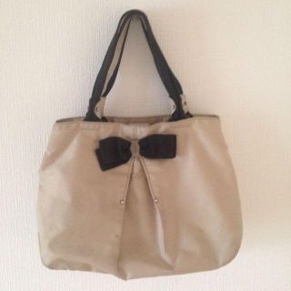 FERRAGAMO(ナイロン ・ トートバッグ)のフリマアイテム一覧 FERRAGAMO(ナイロン ・ トートバッグ)のフリマアイテム一覧