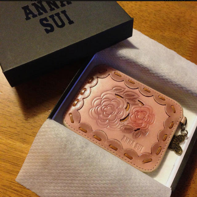 ANNA SUI(アナスイ)のANNA SUI  パスケース レディースのファッション小物(名刺入れ/定期入れ)の商品写真