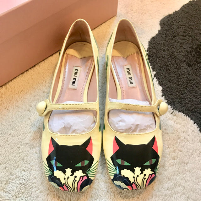 【miu miu】猫 ストラップ フラットシューズ イエロー 靴 美品