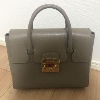 フルラ(Furla)の！最終値下げ！ FURLA ライトグレー メトロポリス (ハンドバッグ)