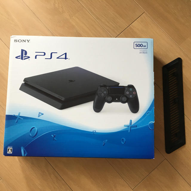 PlayStation4(プレイステーション4)の【スタンド付】 プレイステーション4 エンタメ/ホビーのゲームソフト/ゲーム機本体(家庭用ゲーム機本体)の商品写真