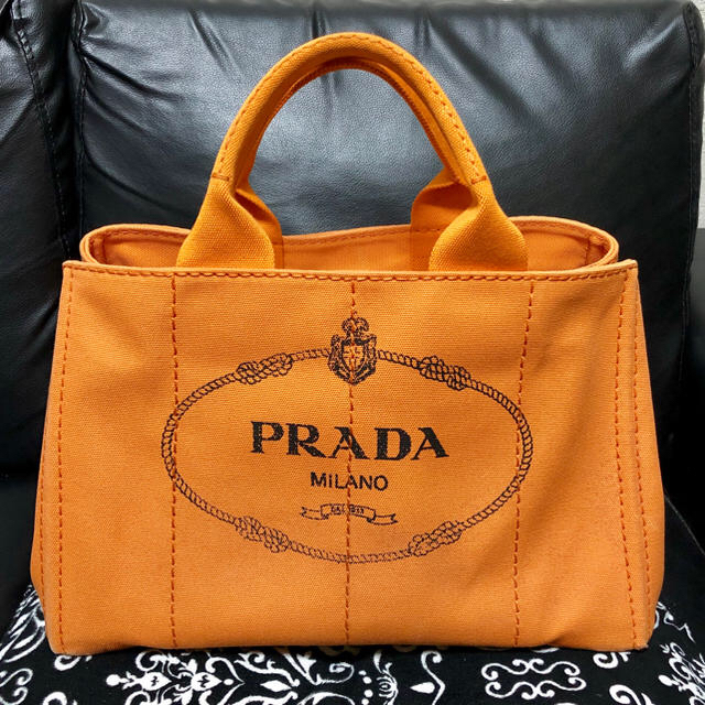 PRADA カナパ 美品 オレンジ Mサイズのサムネイル
