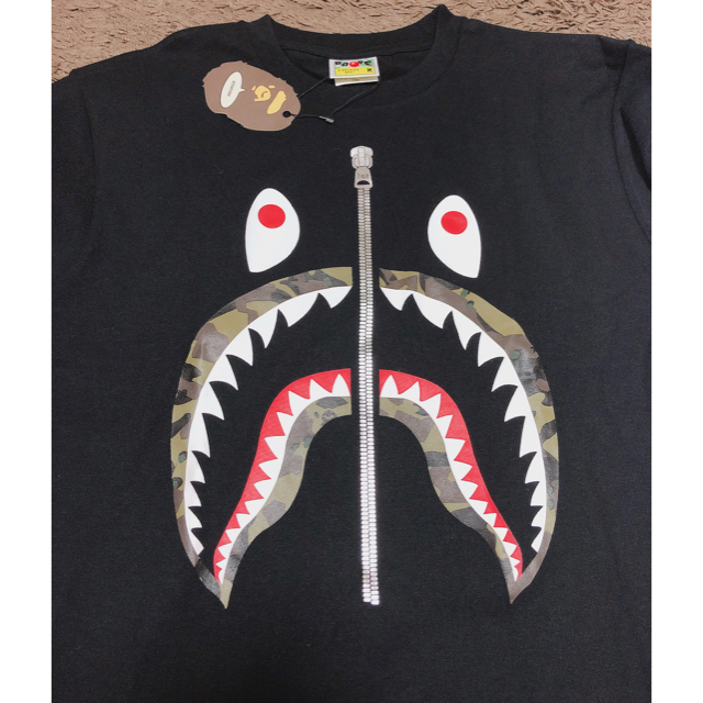 A BATHING APE(アベイシングエイプ)のBAPE カモシャークt-shirts メンズのトップス(Tシャツ/カットソー(半袖/袖なし))の商品写真