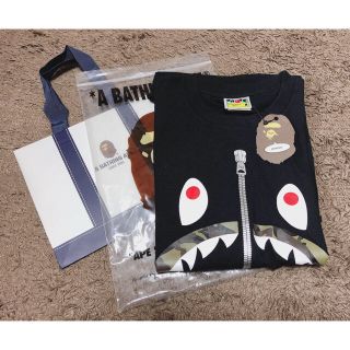 アベイシングエイプ(A BATHING APE)のBAPE カモシャークt-shirts(Tシャツ/カットソー(半袖/袖なし))