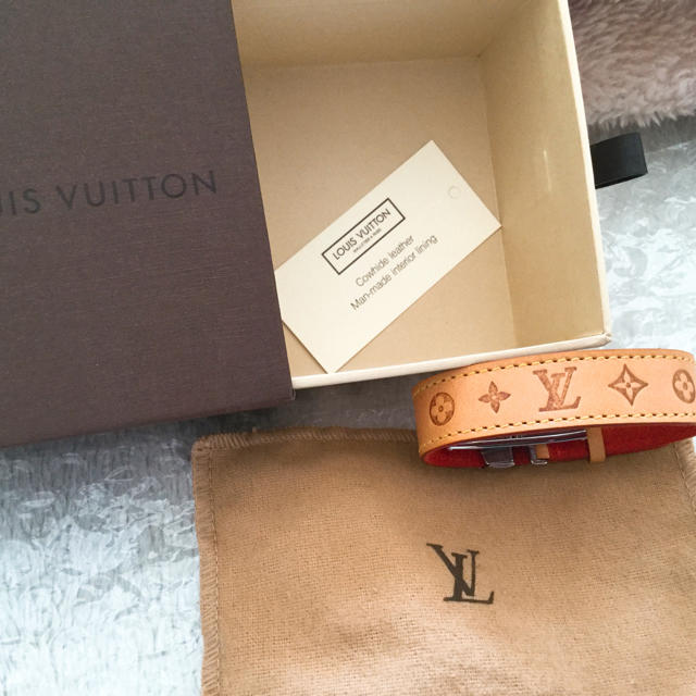 Louis Vuitton チャームバングルブレスレット