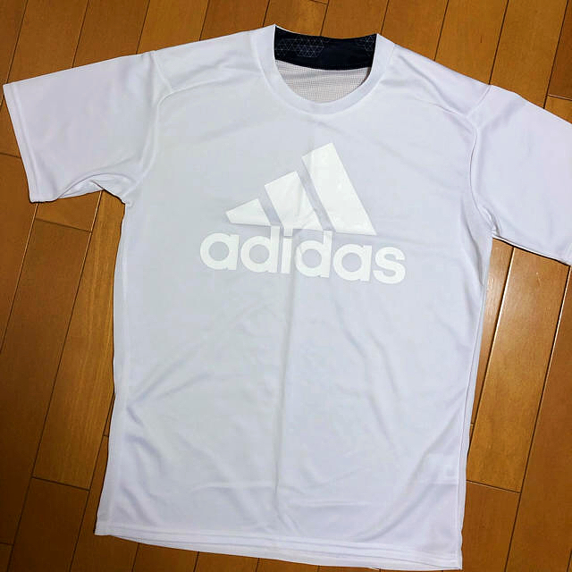 adidas(アディダス)のポイントTシャツ【adidas】 メンズのトップス(Tシャツ/カットソー(半袖/袖なし))の商品写真