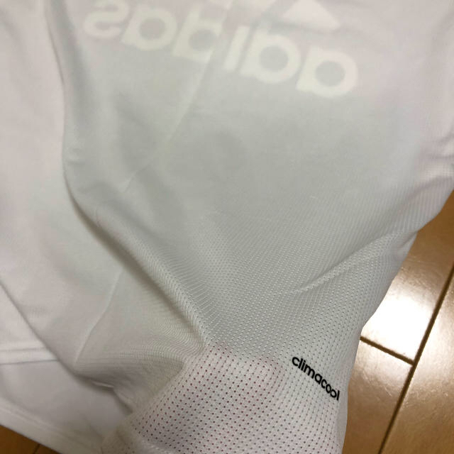 adidas(アディダス)のポイントTシャツ【adidas】 メンズのトップス(Tシャツ/カットソー(半袖/袖なし))の商品写真