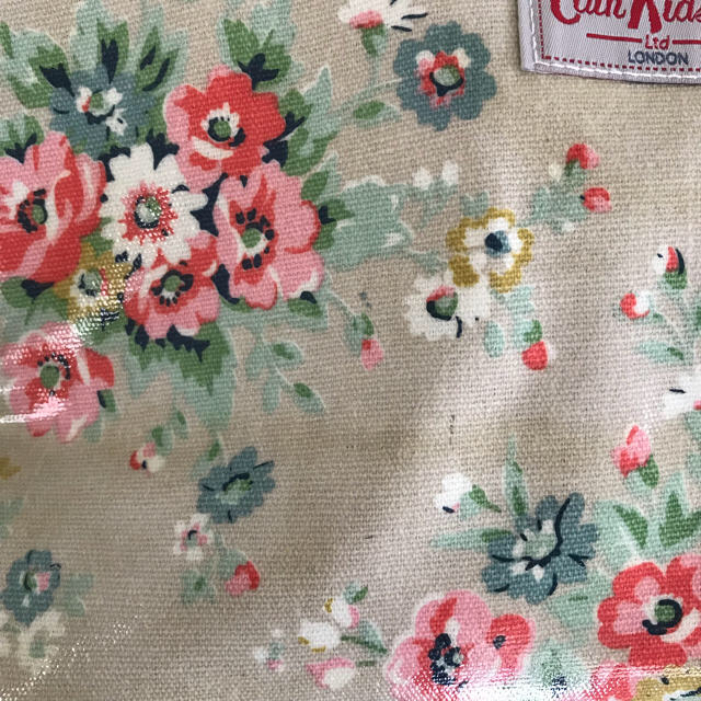 Cath Kidston(キャスキッドソン)のララ様専用Cath Kidston フラワーベージュ トートバッグ  レディースのバッグ(トートバッグ)の商品写真