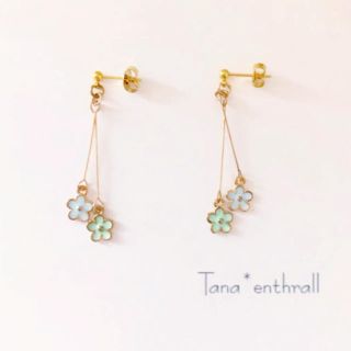 揺れる小花ピアス(ピアス)