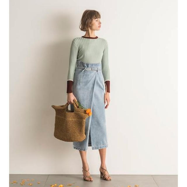 Mila Owen(ミラオーウェン)のmilaowen♡フロント折り返しデニムペンシルスカート レディースのスカート(ひざ丈スカート)の商品写真