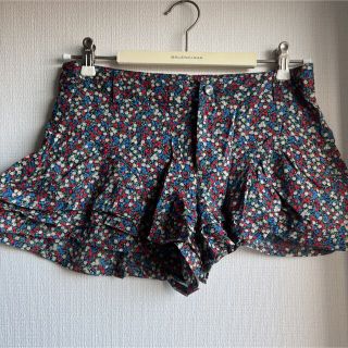 ベーセッツ(B7)のベーセッツ フリル 花柄 ショートパンツ(ショートパンツ)