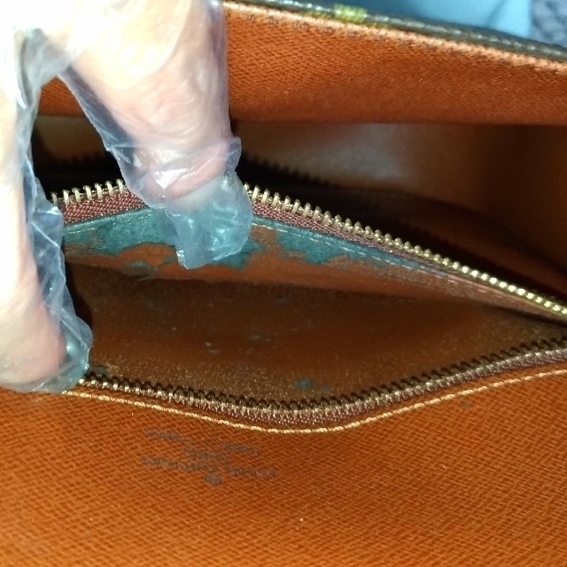LOUIS VUITTON(ルイヴィトン)のルイ・ヴィトン モノグラム
サンクルー レディースのバッグ(ショルダーバッグ)の商品写真
