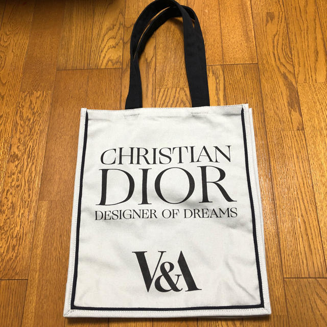 Dior(ディオール)のロンドン発V&A☆Dior☆ディオール展特別限定品トートバッグ レディースのバッグ(トートバッグ)の商品写真