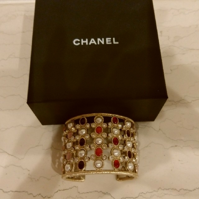 CHANEL(シャネル)のシャネル　バングル レディースのアクセサリー(ブレスレット/バングル)の商品写真