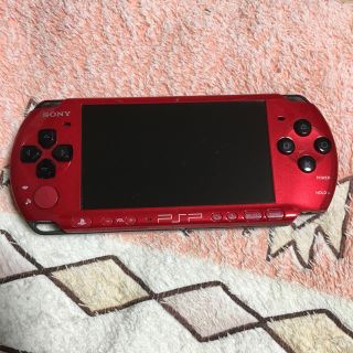 プレイステーションポータブル(PlayStation Portable)のPSP3000 レッド ブラック 充電器 (携帯用ゲーム機本体)