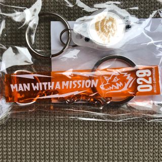 マンウィズアミッション(MAN WITH A MISSION)のMAN WITH A MISSON ホテルキーホルダー オレンジ(ミュージシャン)