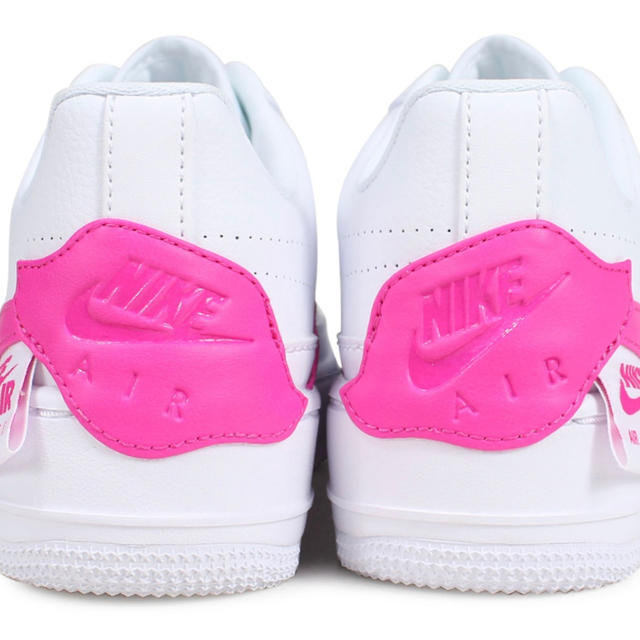 NIKE(ナイキ)のNIKE WMNS AIR FORCE 1 JESTER XX 23cm レディースの靴/シューズ(スニーカー)の商品写真