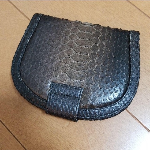 ヘビ革　財布 レディースのファッション小物(財布)の商品写真