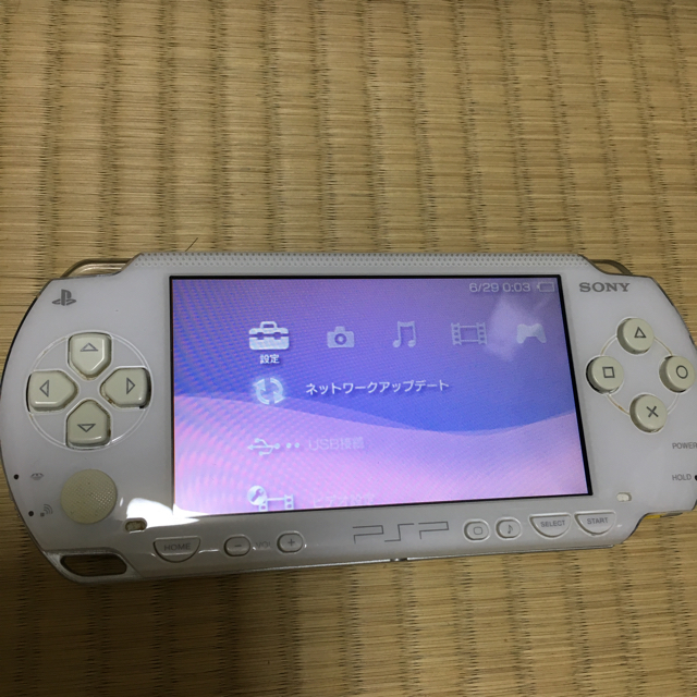 SONY(ソニー)のpsp本体ソフト8本セット エンタメ/ホビーのゲームソフト/ゲーム機本体(携帯用ゲーム機本体)の商品写真