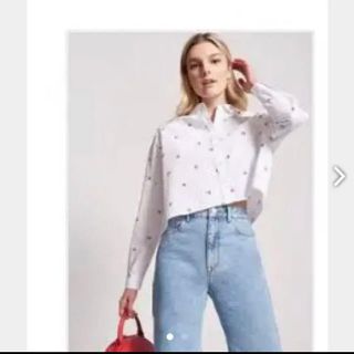 フォーエバートゥエンティーワン(FOREVER 21)のチェリー柄ショート丈シャツ(シャツ/ブラウス(長袖/七分))