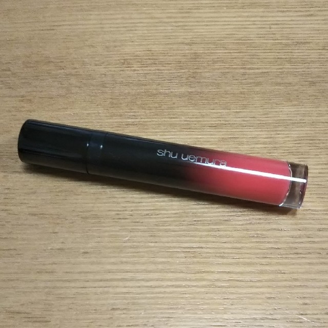 shu uemura(シュウウエムラ)のshu uemura ラック シュプリア CR03 コスメ/美容のベースメイク/化粧品(リップグロス)の商品写真