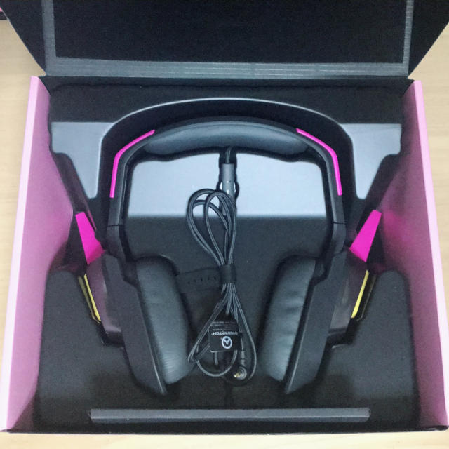 LAZER(レイザー)のRAZER MEKA headset オーバーウォッチ D.va ヘッドセット スマホ/家電/カメラのオーディオ機器(ヘッドフォン/イヤフォン)の商品写真