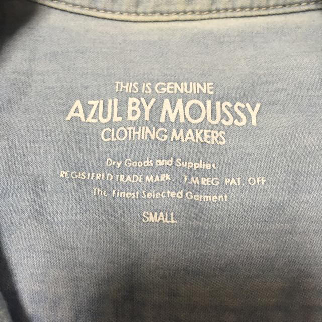 AZUL by moussy(アズールバイマウジー)のデニムシャツ レディースのトップス(シャツ/ブラウス(半袖/袖なし))の商品写真