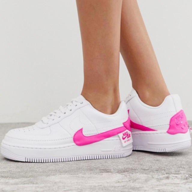 NIKE(ナイキ)のNIKE WMNS AIR FORCE 1 JESTER XX 26cm メンズの靴/シューズ(スニーカー)の商品写真