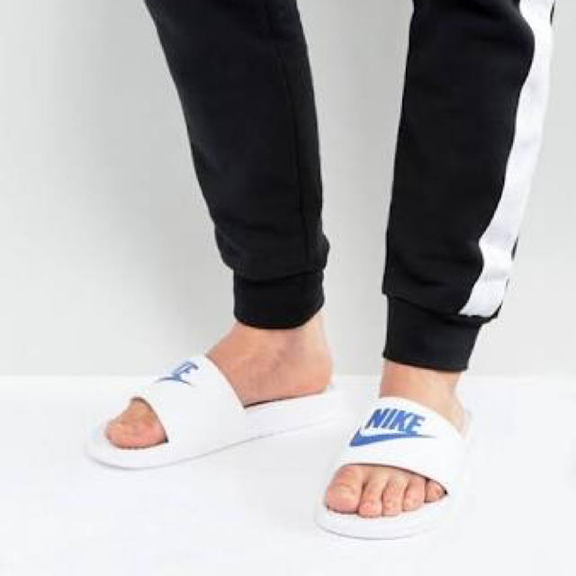 NIKE(ナイキ)のNIKE べナッシ シャワーサンダル 白 × 青 26㎝ 新品未使用 メンズの靴/シューズ(サンダル)の商品写真
