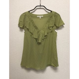 バナナリパブリック(Banana Republic)のバナリパ 薄抹茶色 Vネック ドビー ドット フリル シルクブラウス(シャツ/ブラウス(半袖/袖なし))