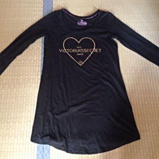 ヴィクトリアズシークレット(Victoria's Secret)のビクシー ロンT(Tシャツ(長袖/七分))