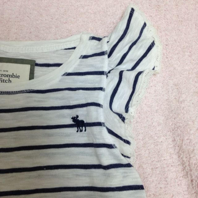 Abercrombie&Fitch(アバクロンビーアンドフィッチ)のアバクロ☆Tシャツ レディースのトップス(Tシャツ(半袖/袖なし))の商品写真