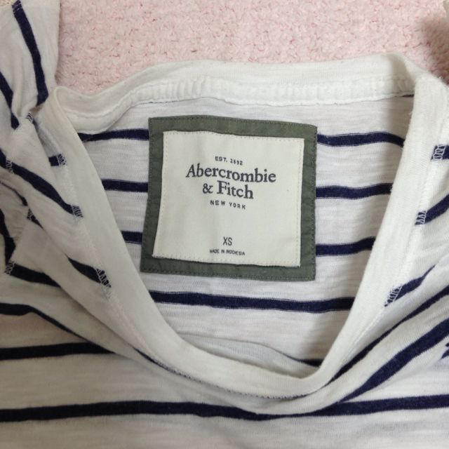 Abercrombie&Fitch(アバクロンビーアンドフィッチ)のアバクロ☆Tシャツ レディースのトップス(Tシャツ(半袖/袖なし))の商品写真