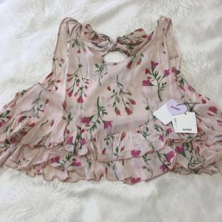 スナイデル(SNIDEL)のスナイデル♡花柄ショートトップス(カットソー(半袖/袖なし))