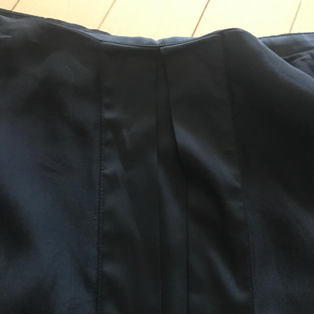 VALENTINO(ヴァレンティノ)のVALENTINO シルク混スカート 黒 44 レディースのスカート(ひざ丈スカート)の商品写真