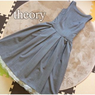 セオリー(theory)のTheory パニエ付き フレアワンピース ドレス 美品 セオリー グレー(ひざ丈ワンピース)