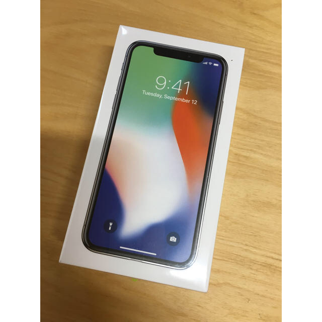 iPhone X 64GB シルバー docomo SIMロック解除保証 未開封