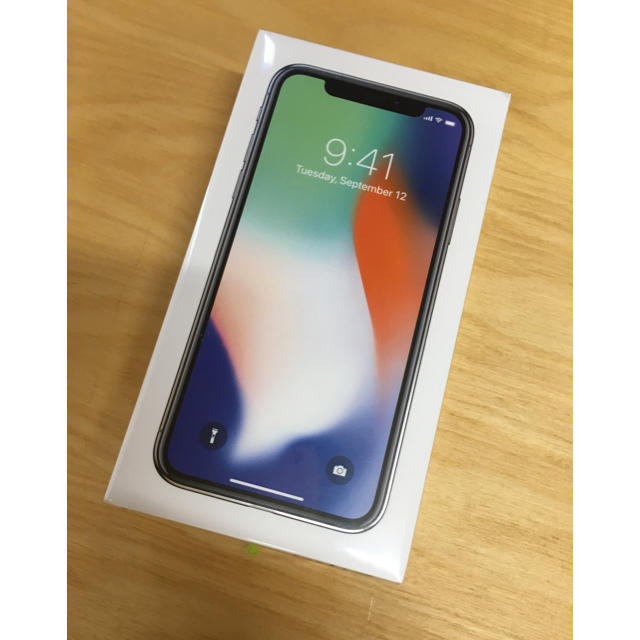 iPhone X 64GB シルバー docomo SIMロック解除保証 未開封状態