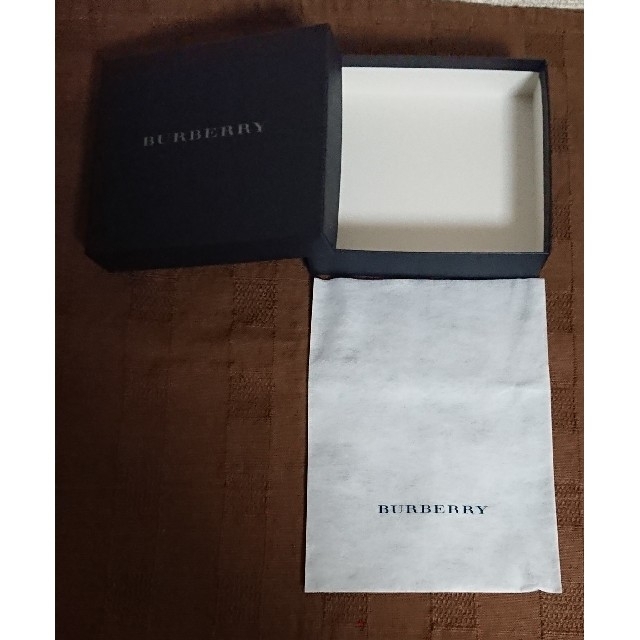 BURBERRY(バーバリー)の【美品】バーバリー・二つ折り財布用空箱 メンズのファッション小物(折り財布)の商品写真