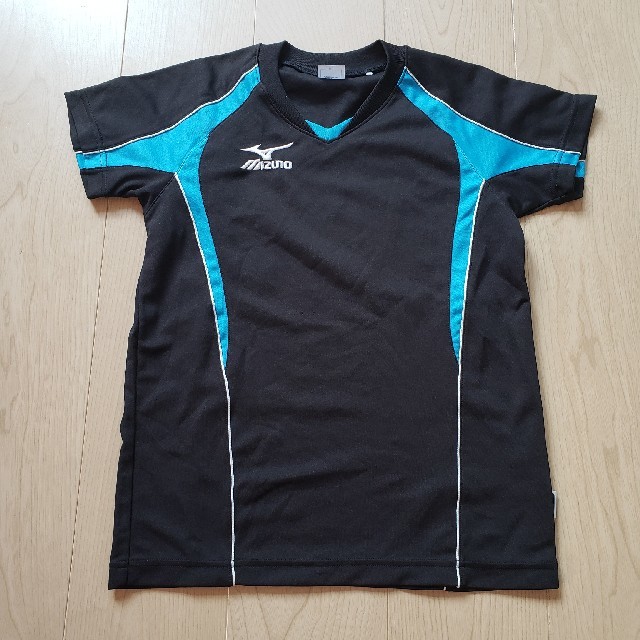 MIZUNO(ミズノ)のmizuno　Vネック半袖Tシャツ 140 黒 キッズ/ベビー/マタニティのキッズ/ベビー/マタニティ その他(その他)の商品写真