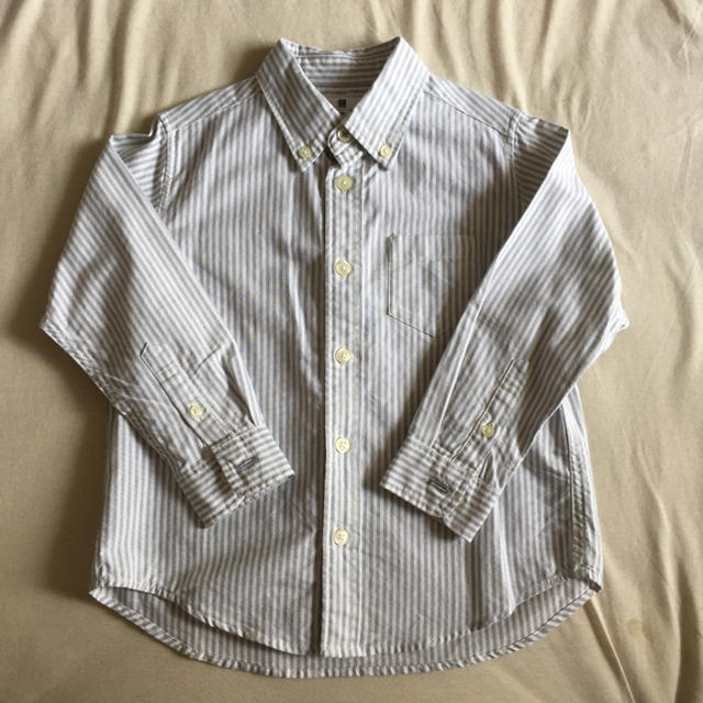 UNIQLO(ユニクロ)の美品♡UNIQLO キッズシャツ 110 キッズ/ベビー/マタニティのキッズ服男の子用(90cm~)(ブラウス)の商品写真